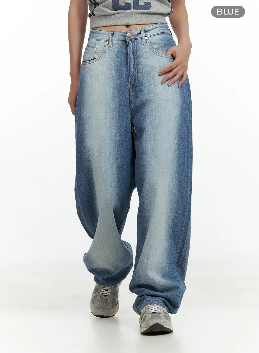 Contrasted Washed Baggy Jeans CU420