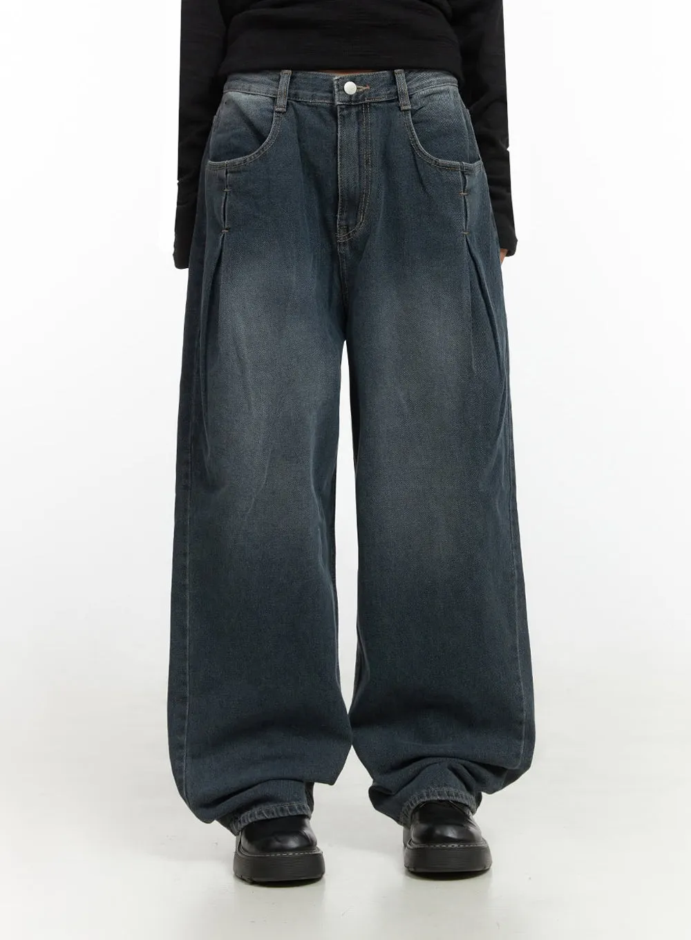 Eloise Pintuck Wide Fit Baggy Jeans IO409